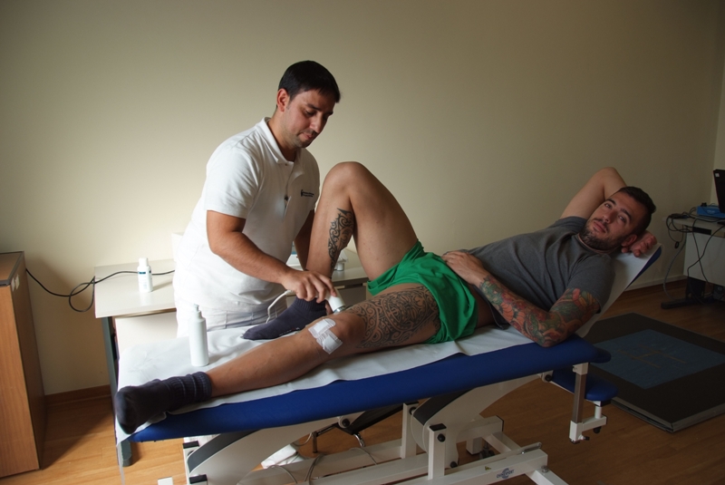 Emiliano Viviano sottoposto a terapia con ultrasuoni Emiliano Viviano terapia ultrasuoni